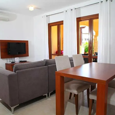 Theseus Village Be02 *